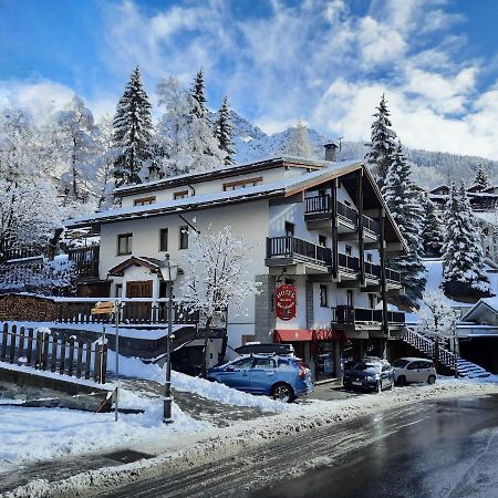 Hotel Meuble Meridiana Valtournenche Dış mekan fotoğraf