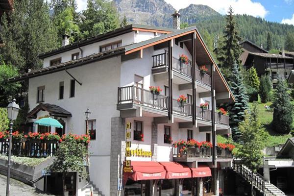 Hotel Meuble Meridiana Valtournenche Dış mekan fotoğraf