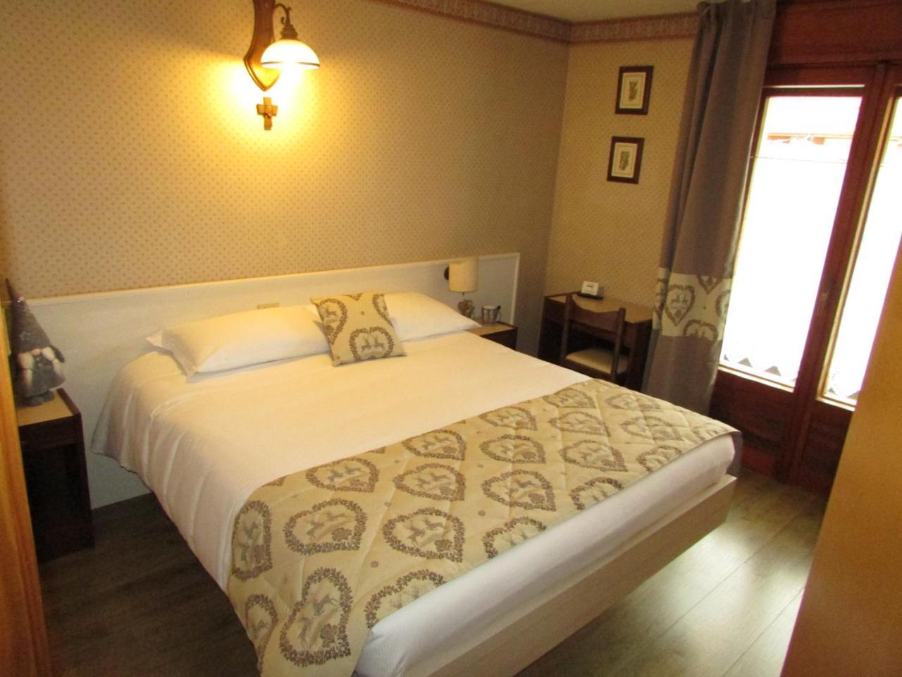 Hotel Meuble Meridiana Valtournenche Dış mekan fotoğraf