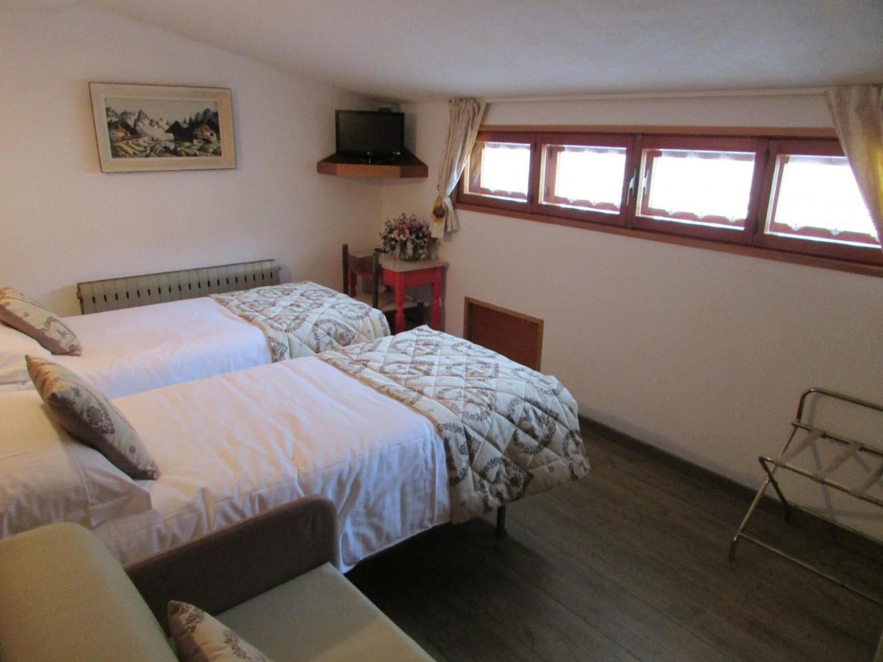 Hotel Meuble Meridiana Valtournenche Dış mekan fotoğraf