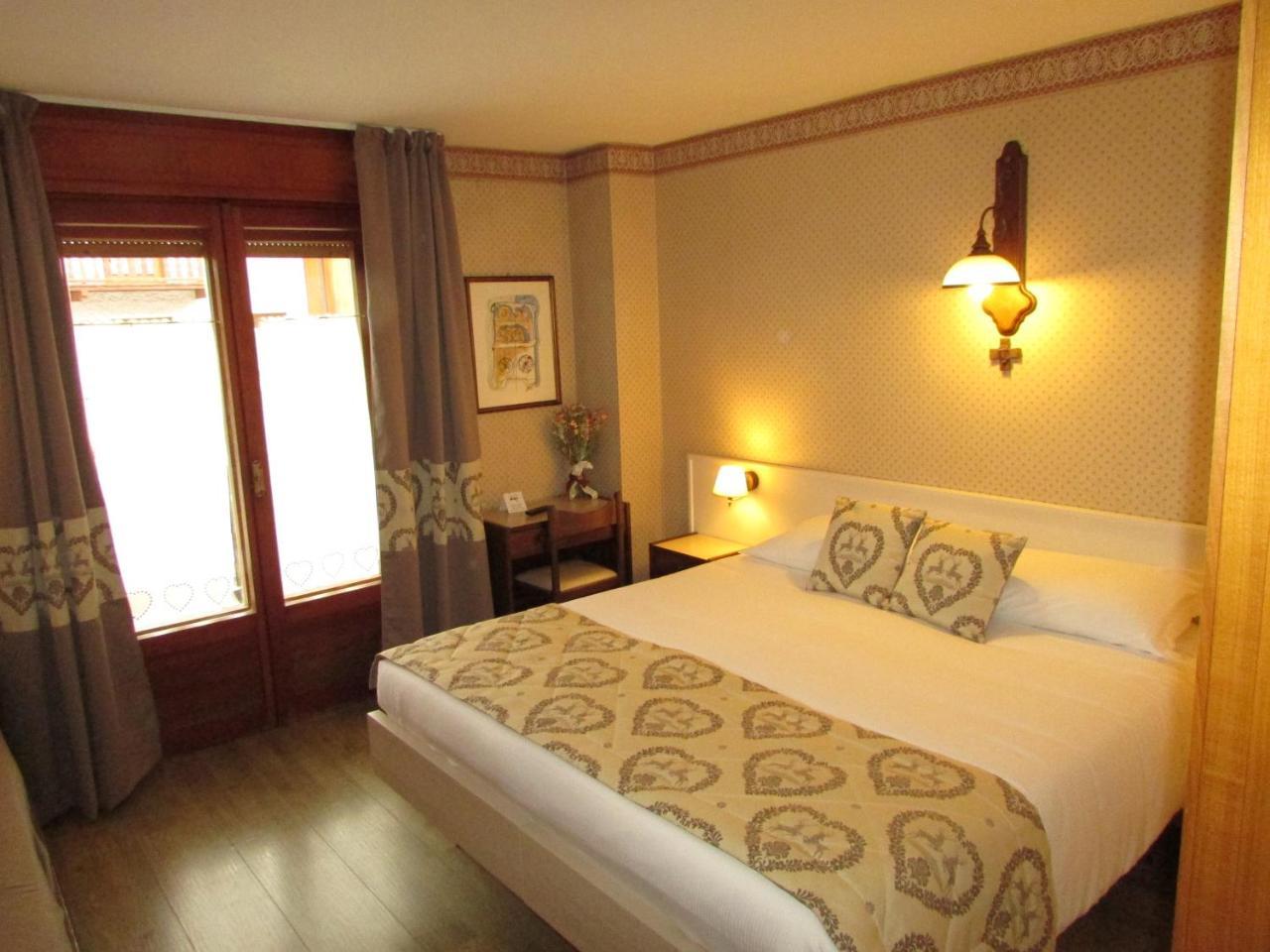 Hotel Meuble Meridiana Valtournenche Dış mekan fotoğraf