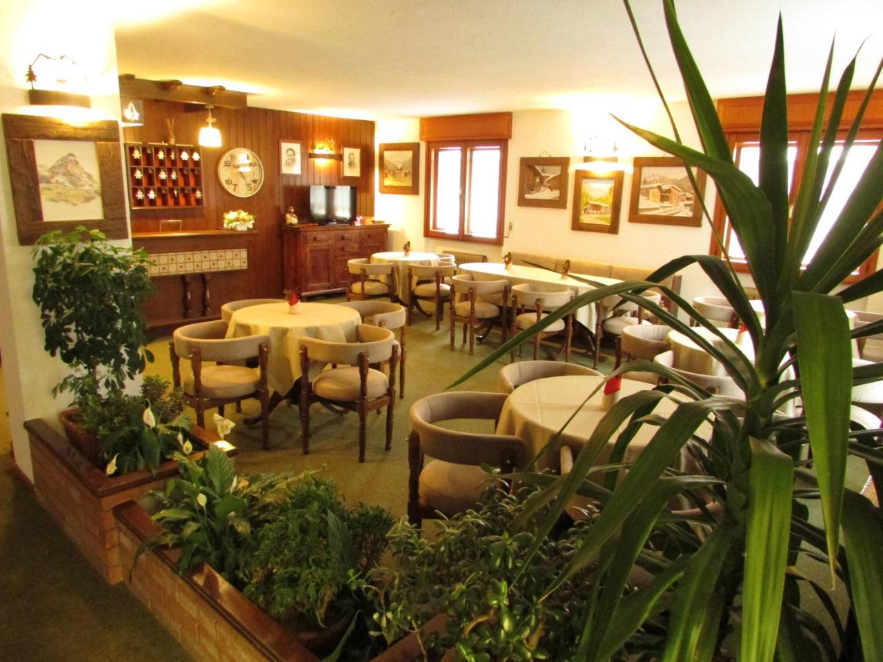 Hotel Meuble Meridiana Valtournenche Dış mekan fotoğraf