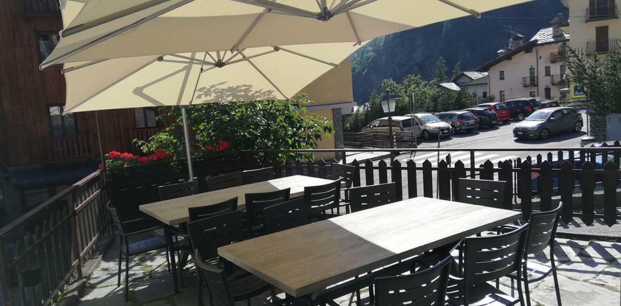 Hotel Meuble Meridiana Valtournenche Dış mekan fotoğraf