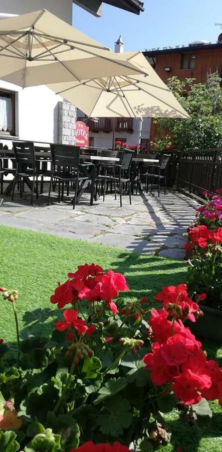 Hotel Meuble Meridiana Valtournenche Dış mekan fotoğraf